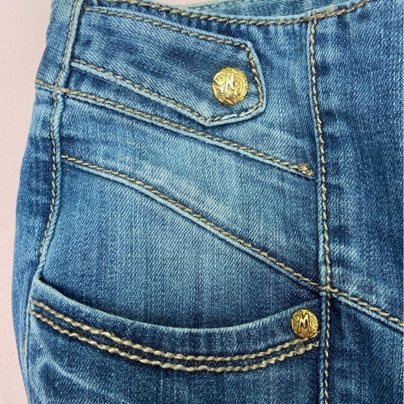 Marcia o jeans have heavy duty snaps in gold town, and really unusual detailing. - Picture 3 of 14